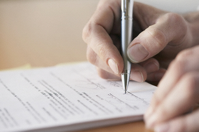 La moglie può mantenere il cognome del marito anche in caso di separazione o divorzio?