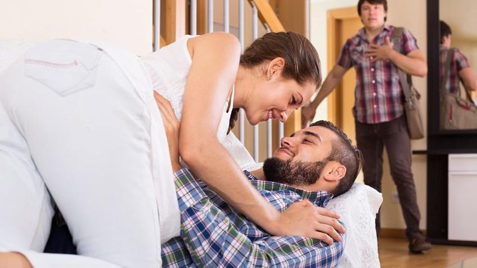 Nuova relazione? Revoca assegno di mantenimento di separazione e dell’assegno divorzile.