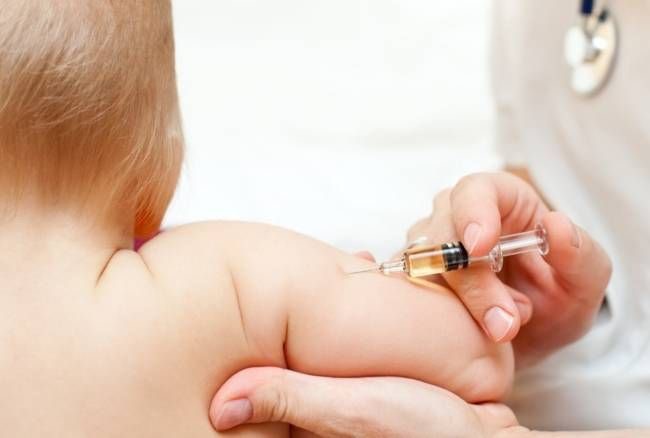 Vaccinazione anti Covid: contrasto madre/padre, il Tribunale di Milano non ha dubbi.